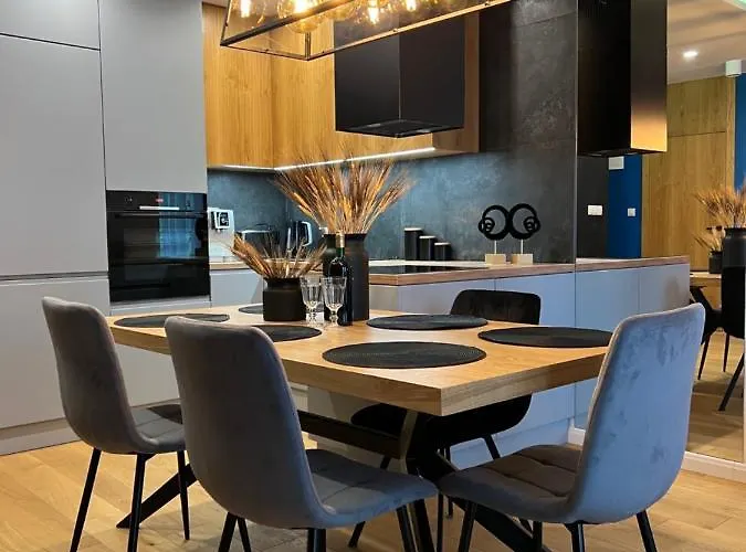 Family & Business Elegant Apartments, Kadzielnia, Wdk, Stadion Korona -1 Bedroom, Terrace, Garage, New!