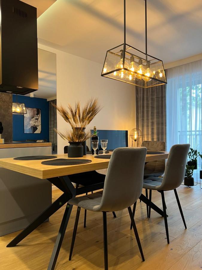 Family & Business Elegant Apartments: Kadzielnia Terrace With Garage Apartment