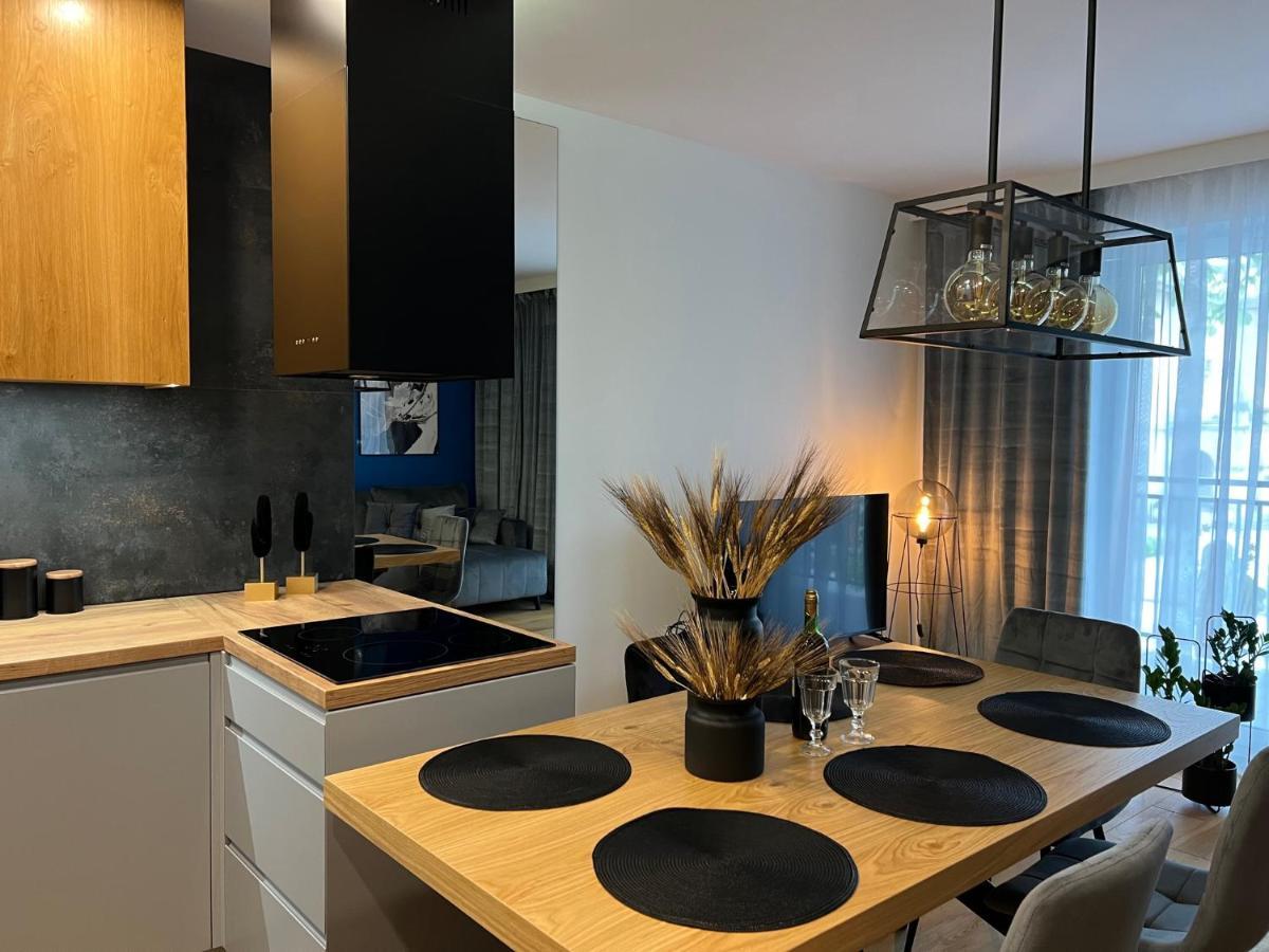 Family & Business Elegant Apartments: Kadzielnia Terrace With Garage
