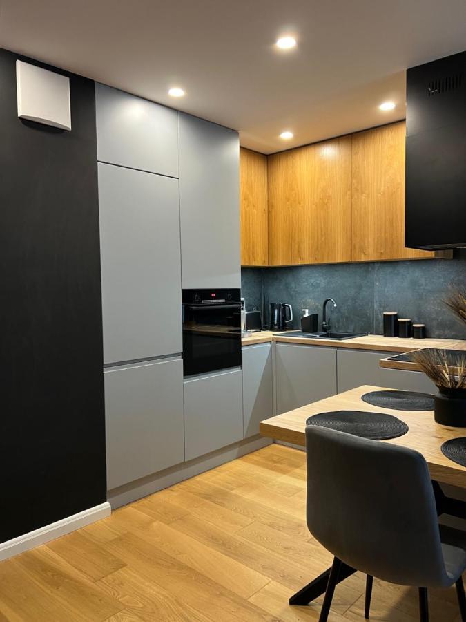 Family & Business Elegant Apartments: Kadzielnia Terrace With Garage