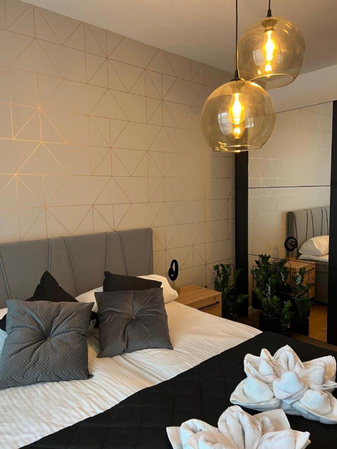 Family & Business Elegant Apartments: Kadzielnia Terrace With Garage