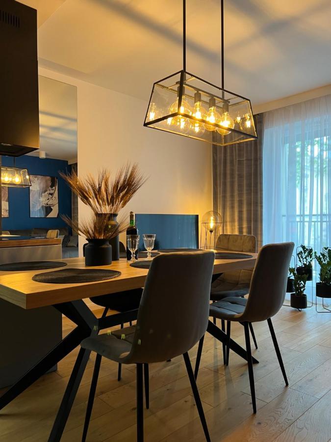 Family & Business Elegant Apartments: Kadzielnia Terrace With Garage